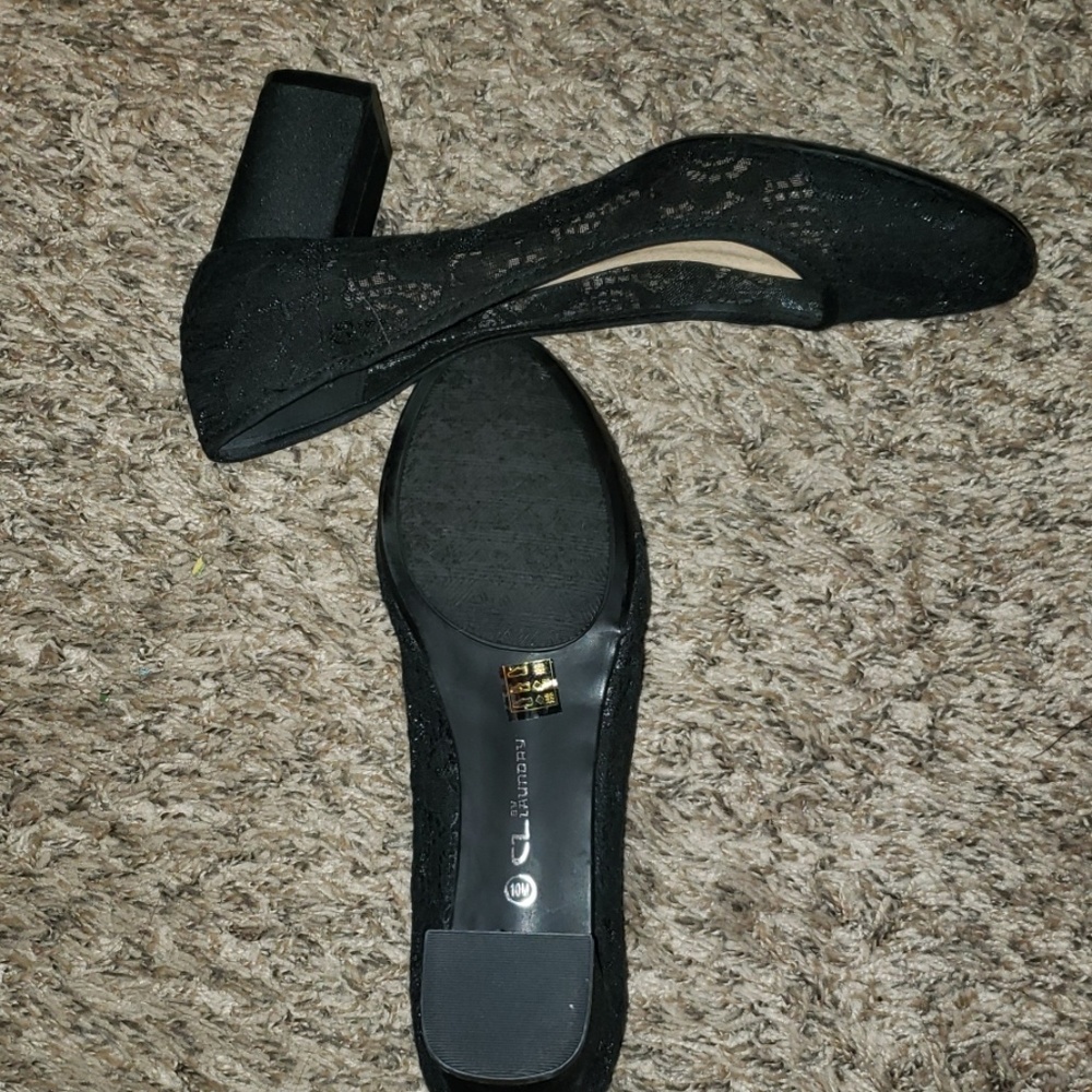 lace thick heels  size 10w bundle please n save